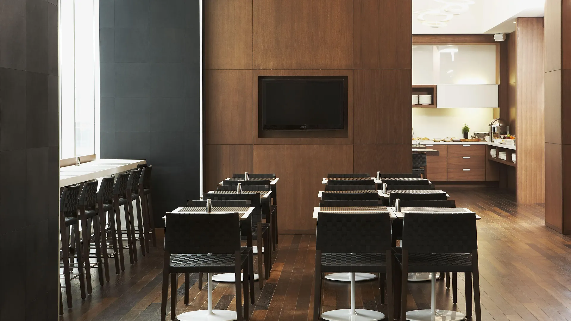 Le Germain Hotel Maple Leaf Square 4*, Toronto