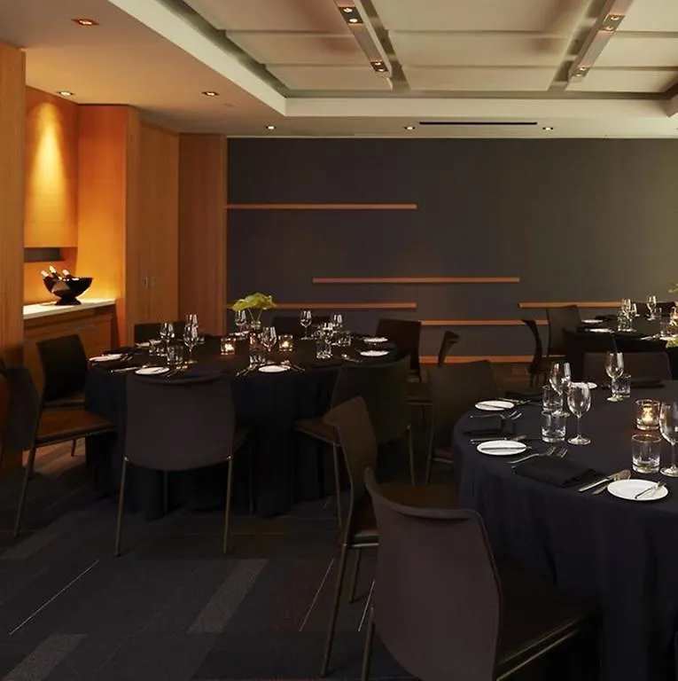 Le Germain Hotel Maple Leaf Square 4*, Toronto