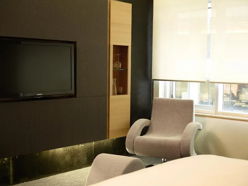 Le Germain Hotel Maple Leaf Square