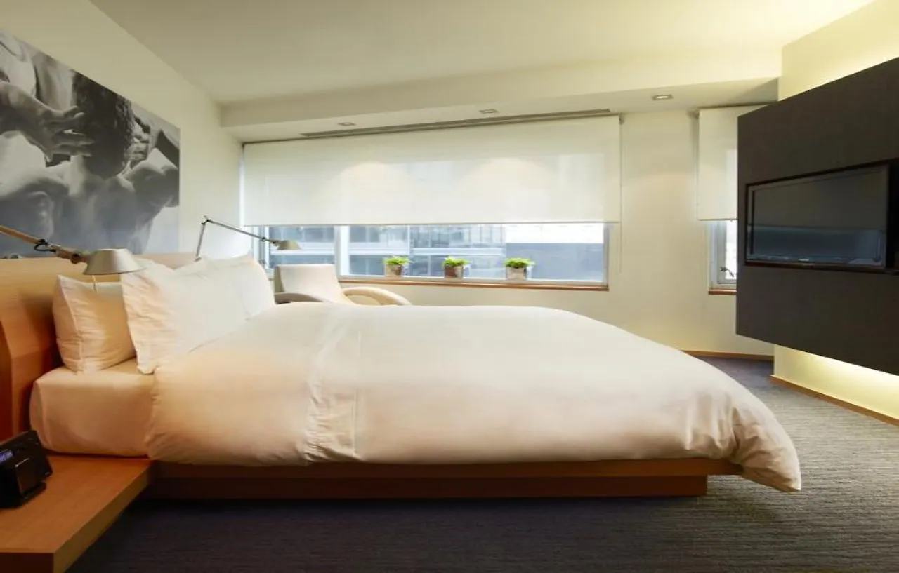 Le Germain Hotel Maple Leaf Square